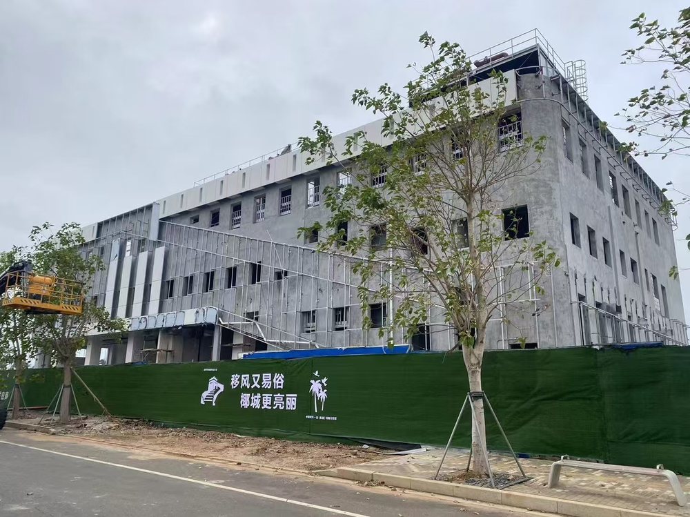 Hainan office curtain wall aluminum panel project site entry and substrate preparation