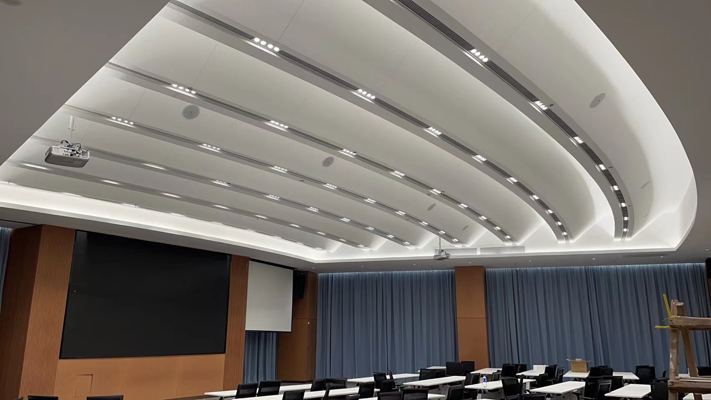 Curved white aluminum ceiling panels for hospital meeting room interior